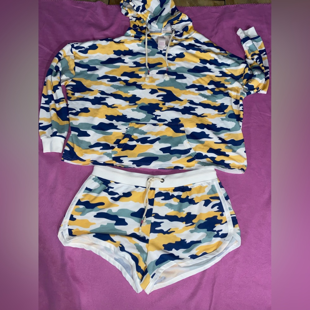 Pj set (L-army) NWOT